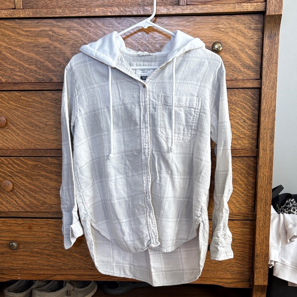 American Eagle Outfitters Light Gray Hooded Shirt